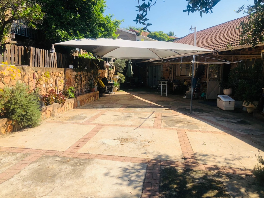 5 Bedroom Property for Sale in Protea Park North West